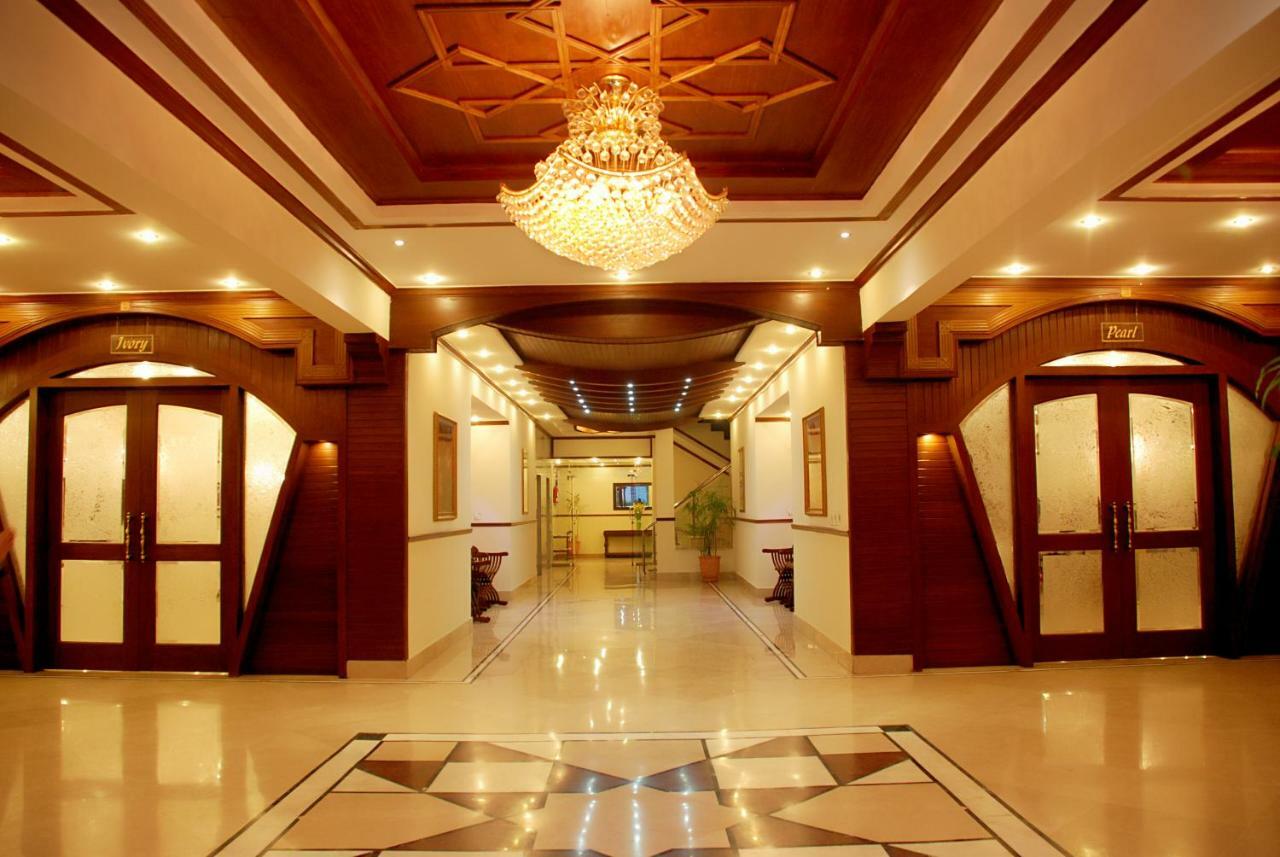 Islamabad Regalia Hotel Экстерьер фото